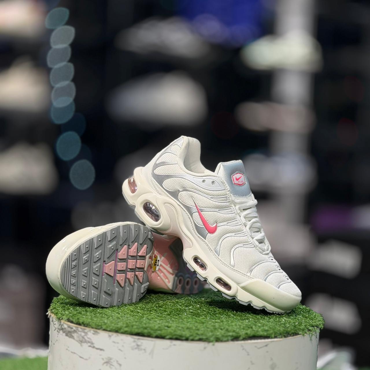 Air Max Plus Pink Rise