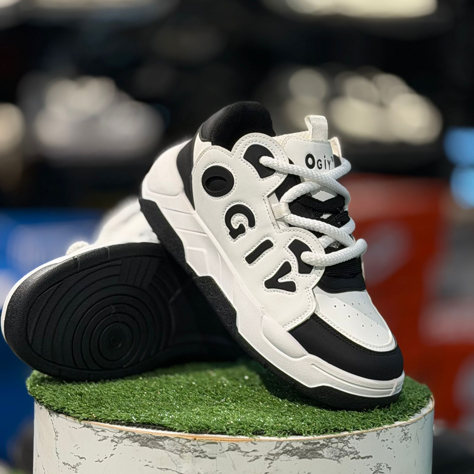 Fashion Chunky Ogiy Retro White N Black