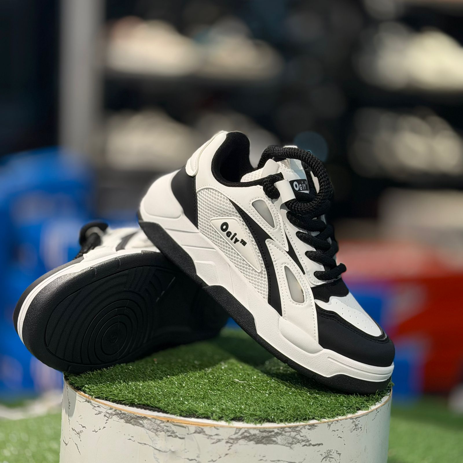 Fashion Chunky Ogiy Urban White N Black