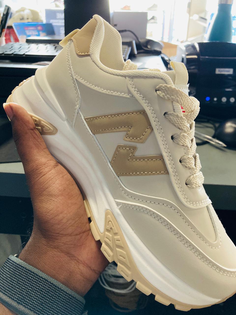 Fashion Shoe Creamy Beige