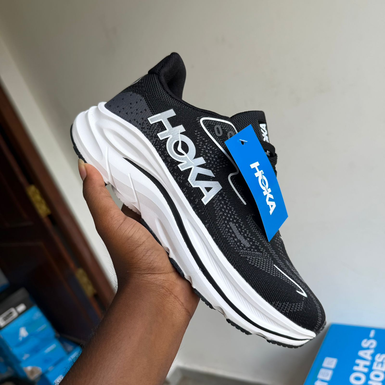 Hoka Clifton 10 Black N White
