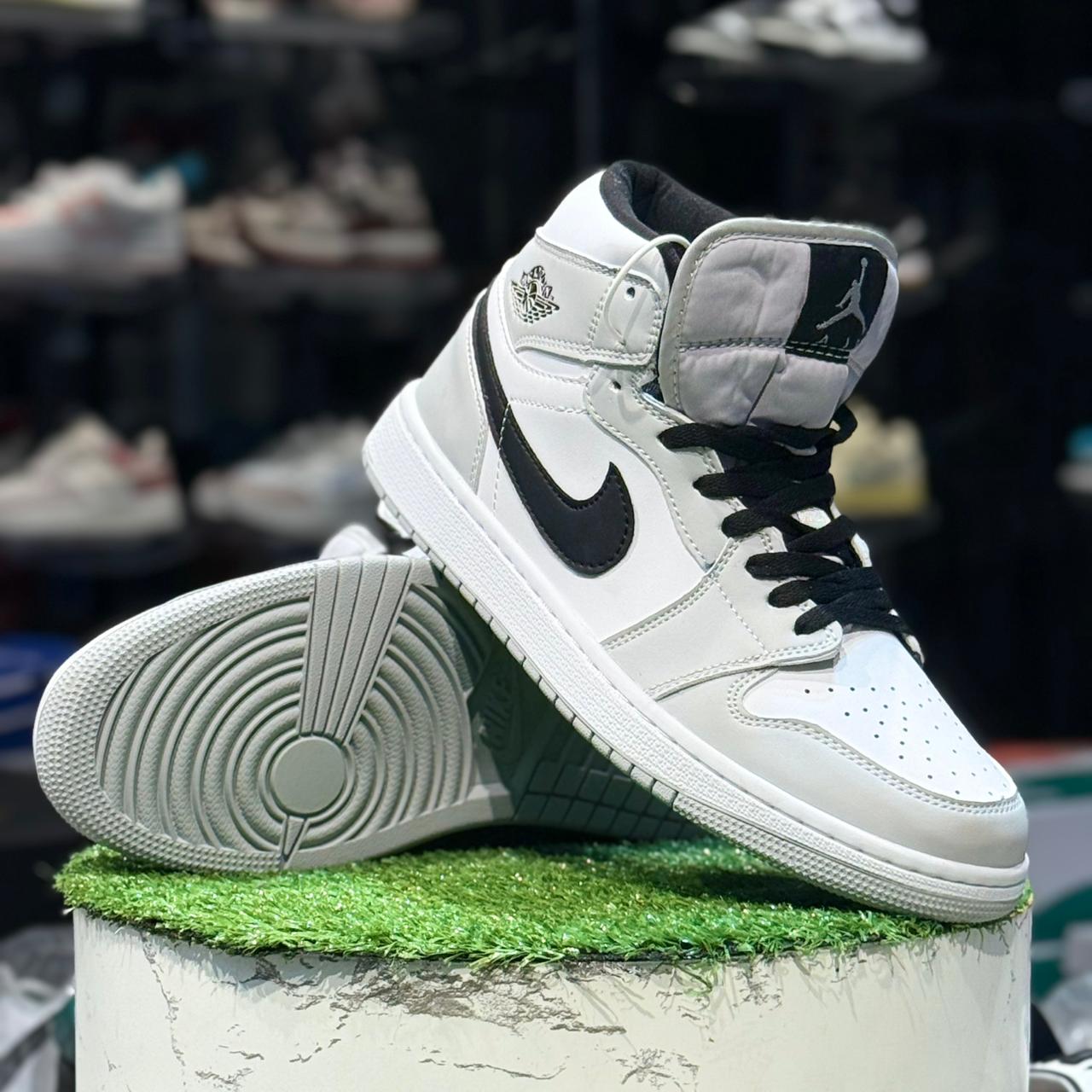 Jordan 1 High Top Smoke Grey