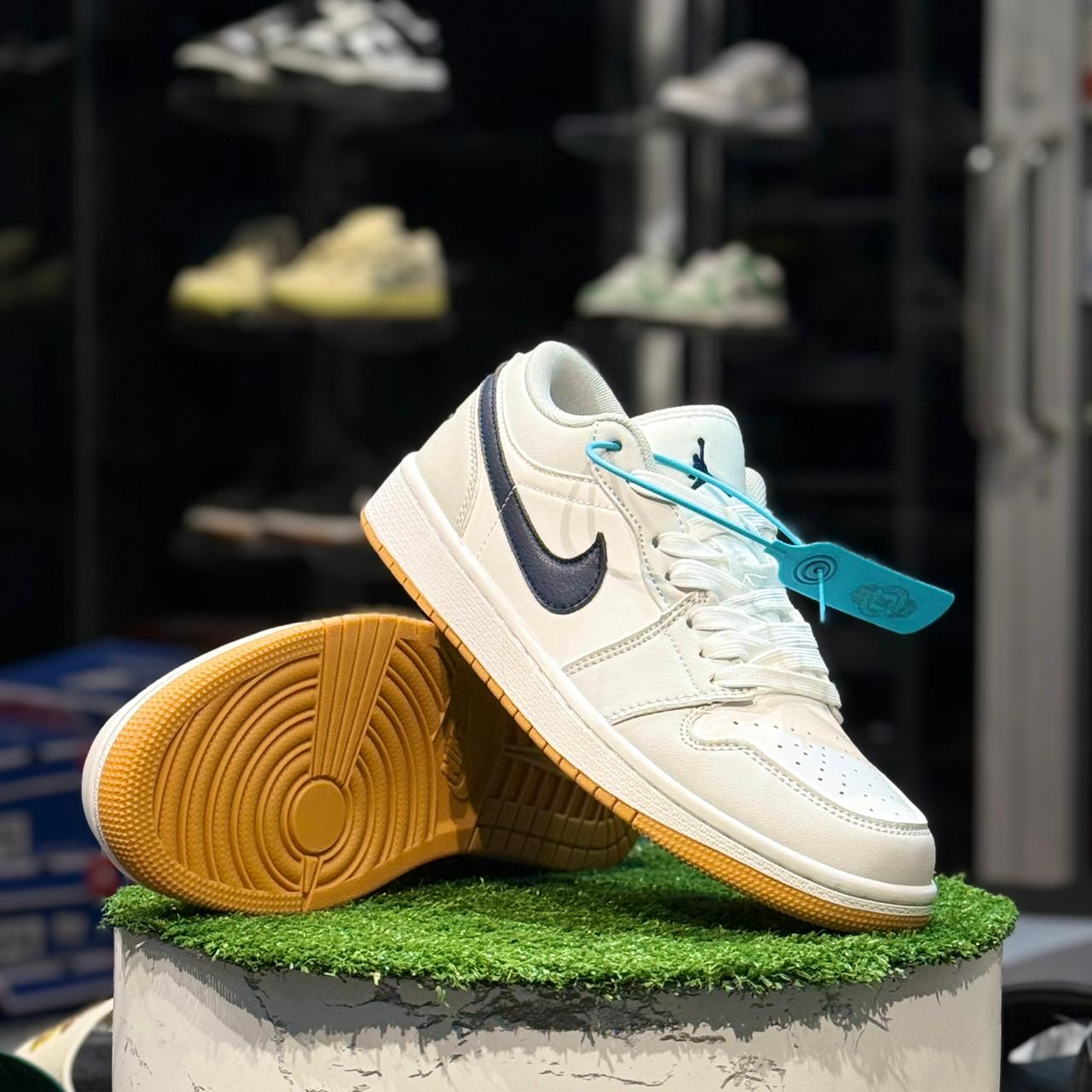 Jordan 1 Low Neutral Grey