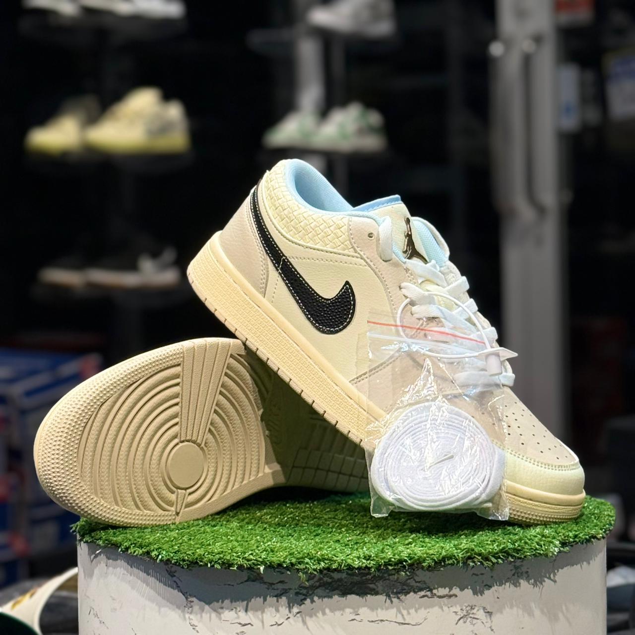 Jordan 1 Low SE Sanddrift