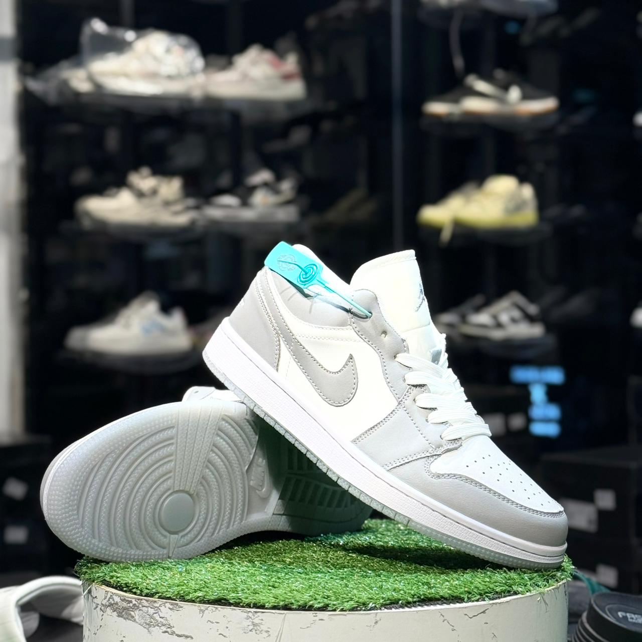 Jordan 1 Low Wolf Grey