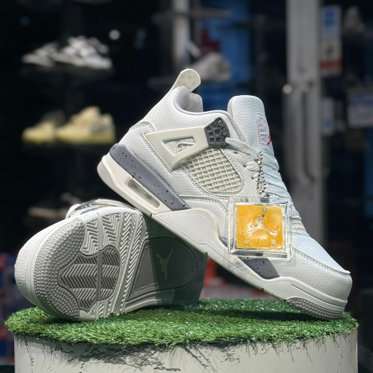 Jordan 4 Retro Mid Pure Money