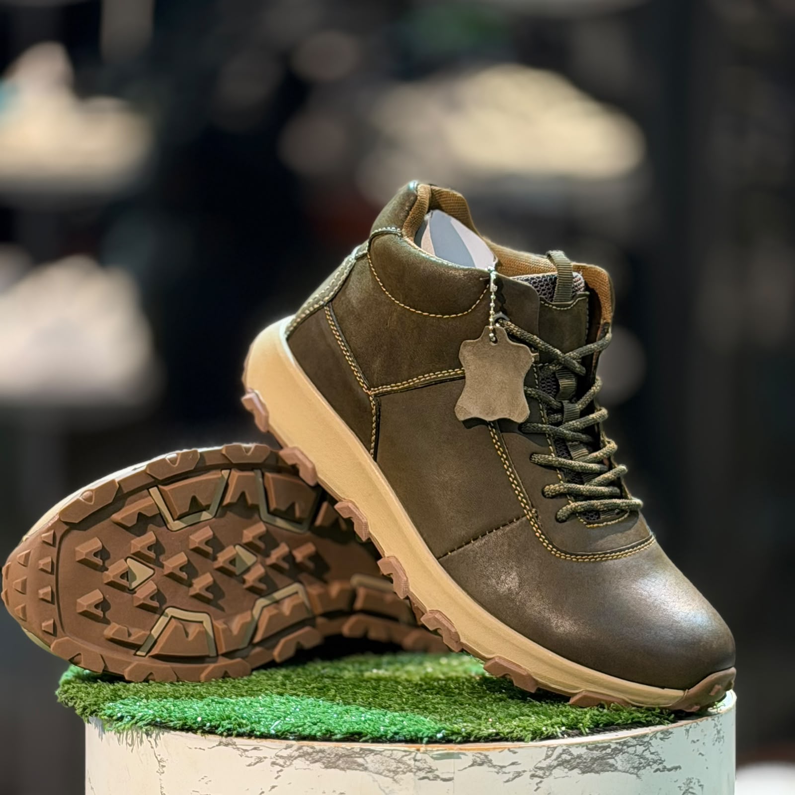LP007 Leather Premium