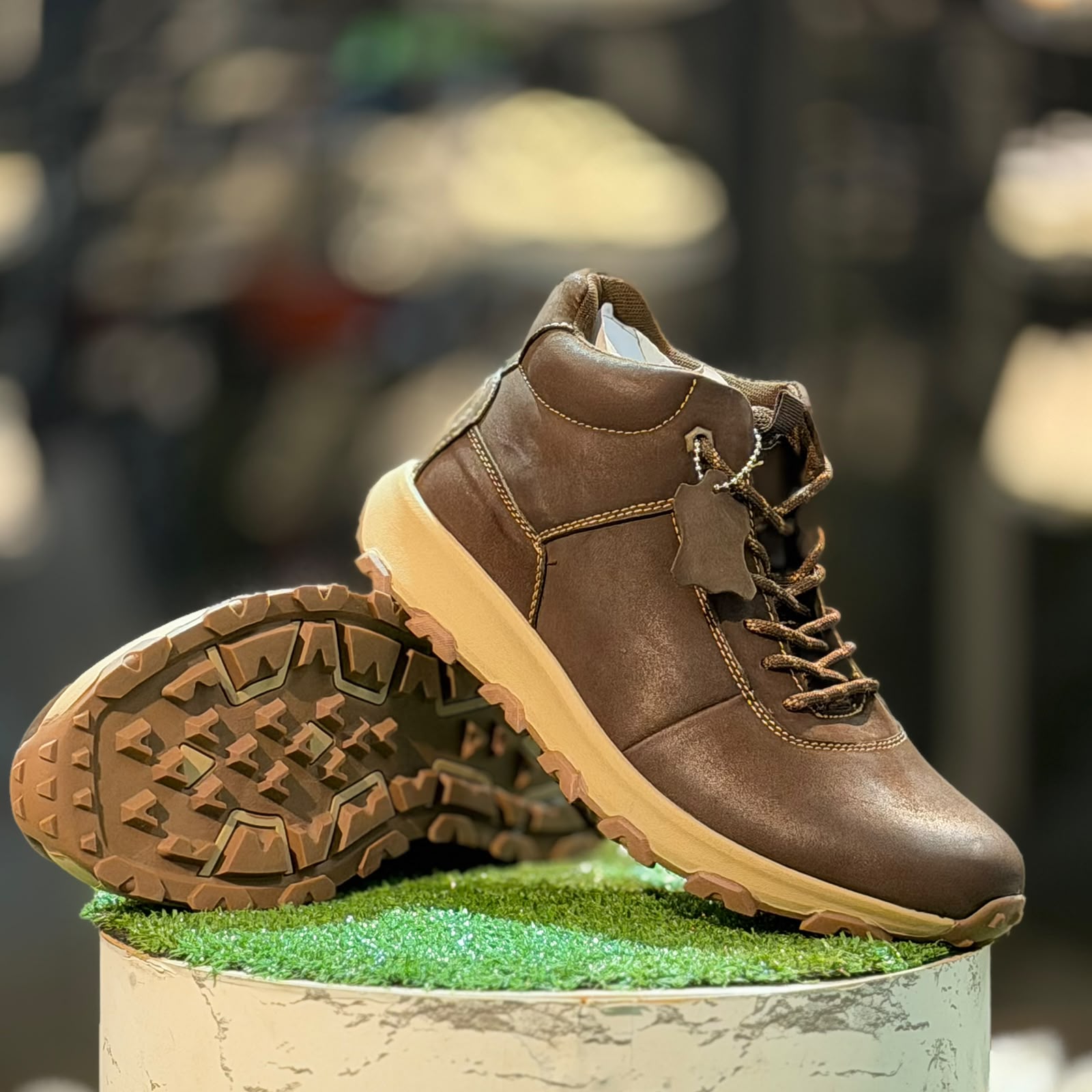 LP012 Leather Premium