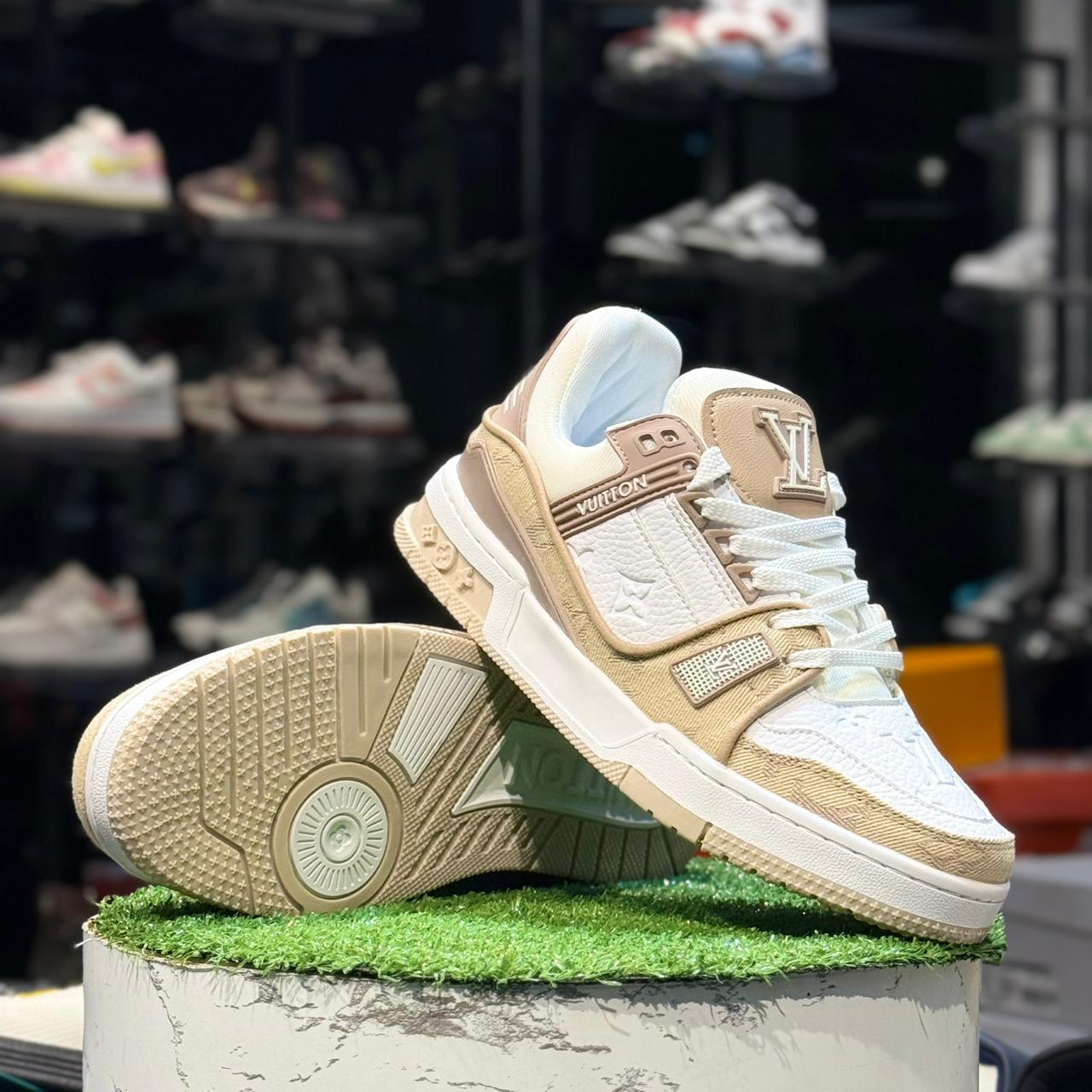 LV Trainer Beige N white