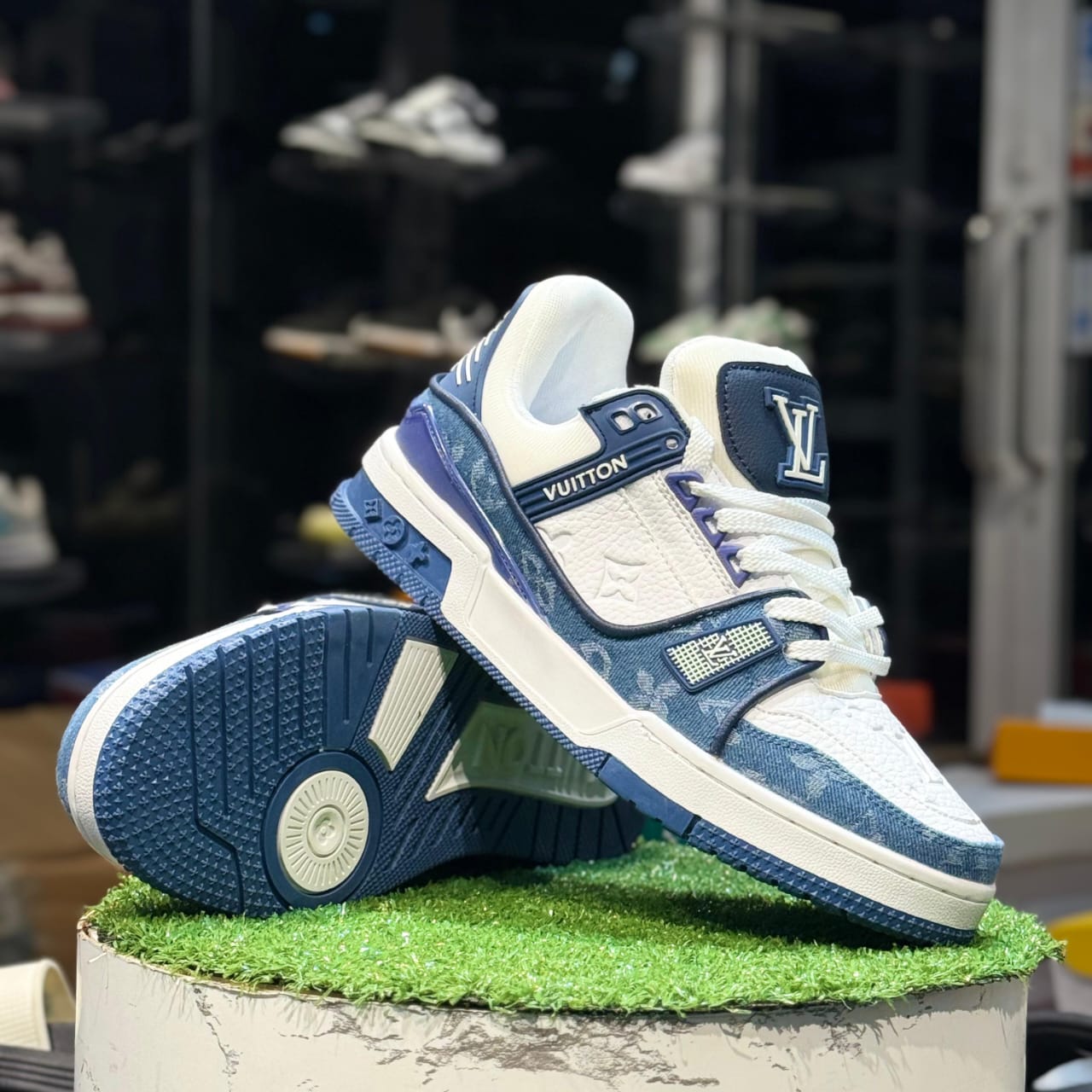 LV Trainer White N Blue