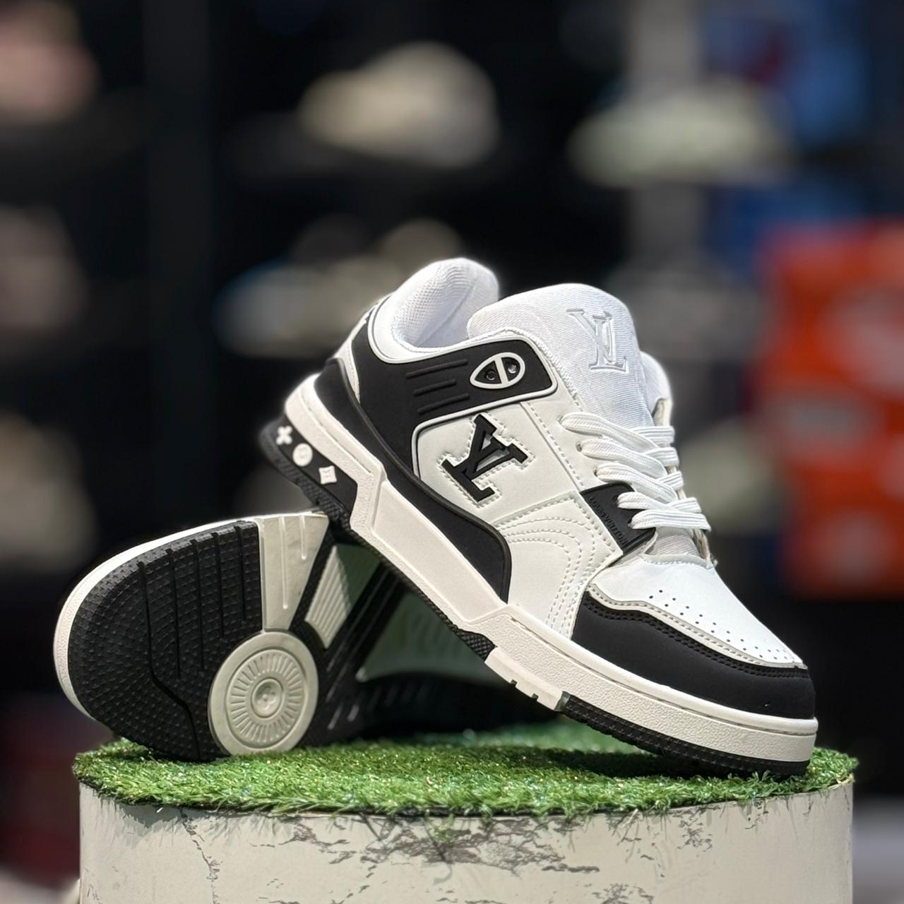 Louis Vuitton Trainer White N Black