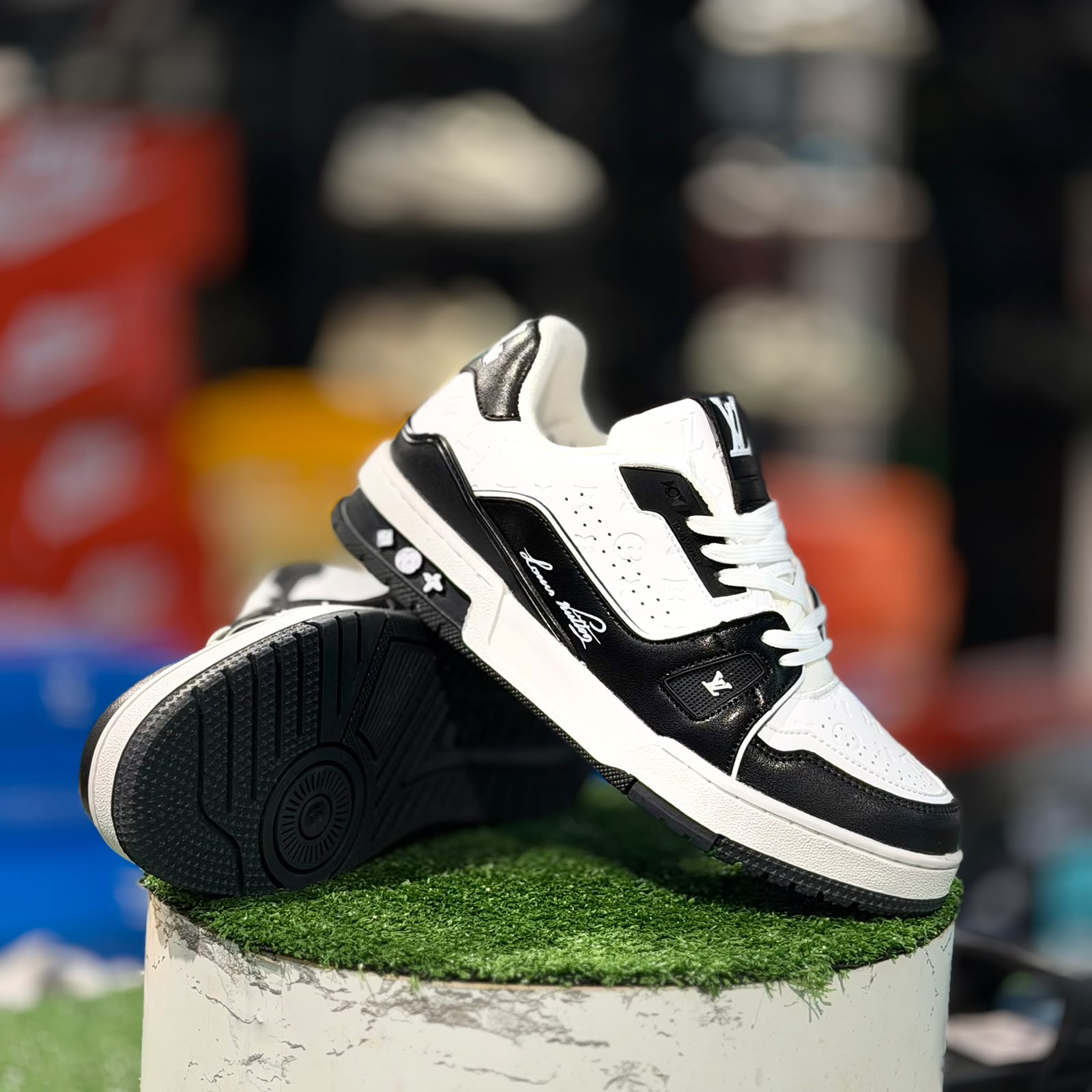 Louis Vuitton Trainer White N Black