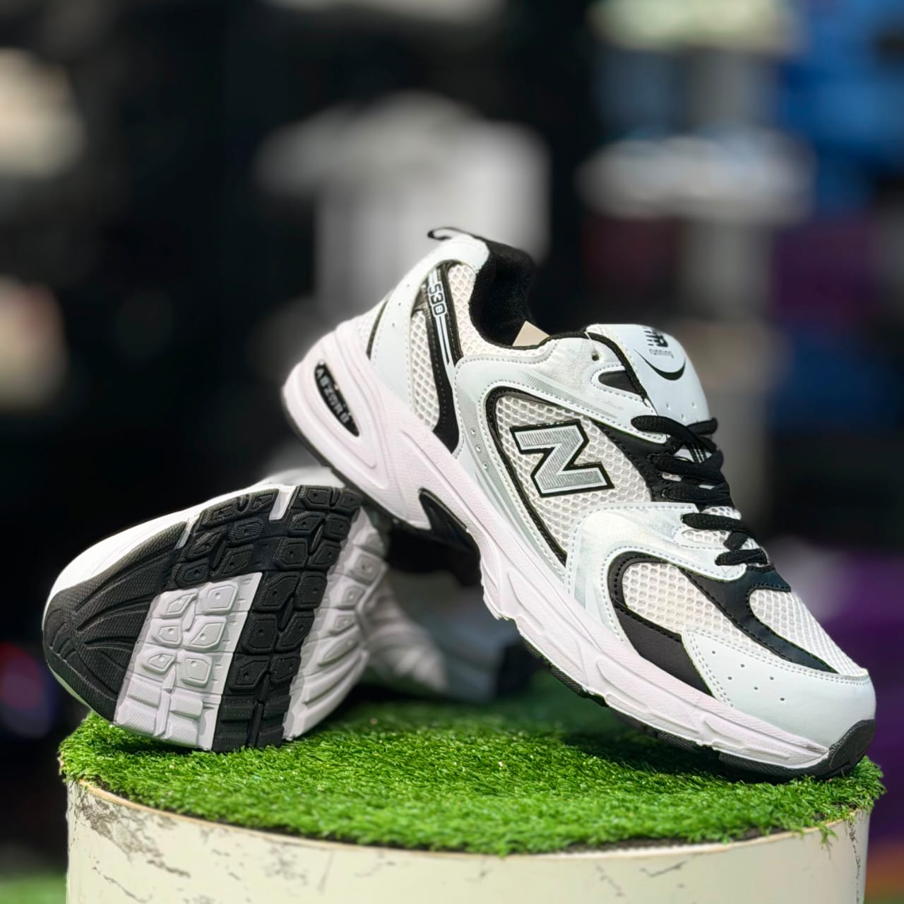 New Balance 530 White mix Striking Silver N black
