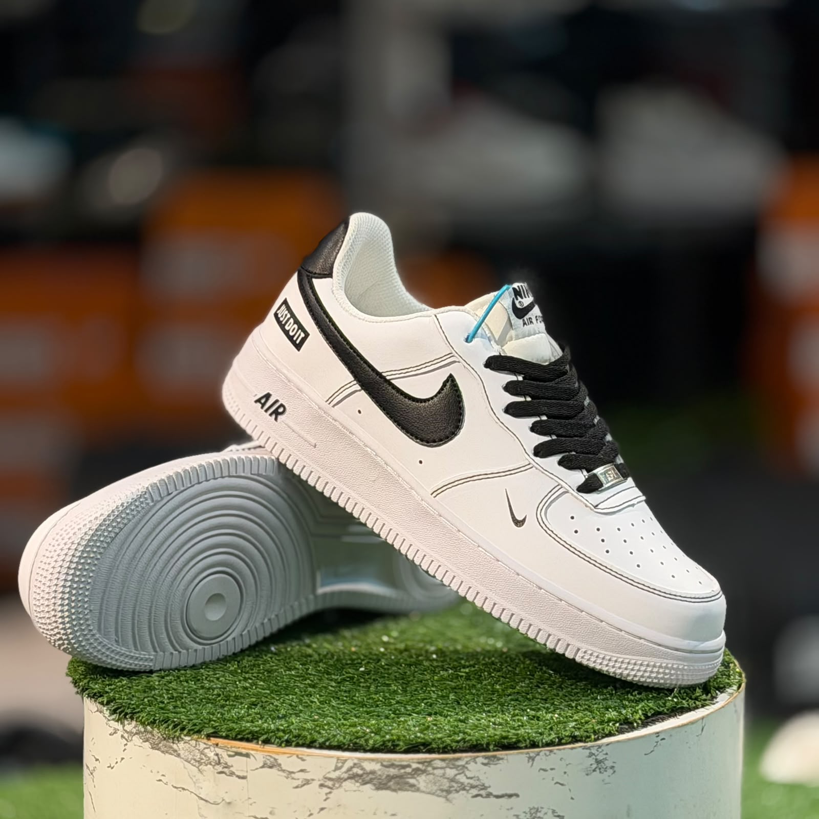 Nike Air Force 1 White N Black