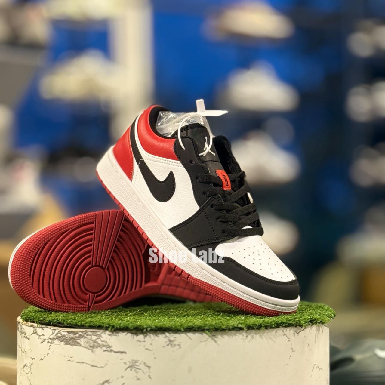 Nike Air Jordan 1 Low Black Toe 