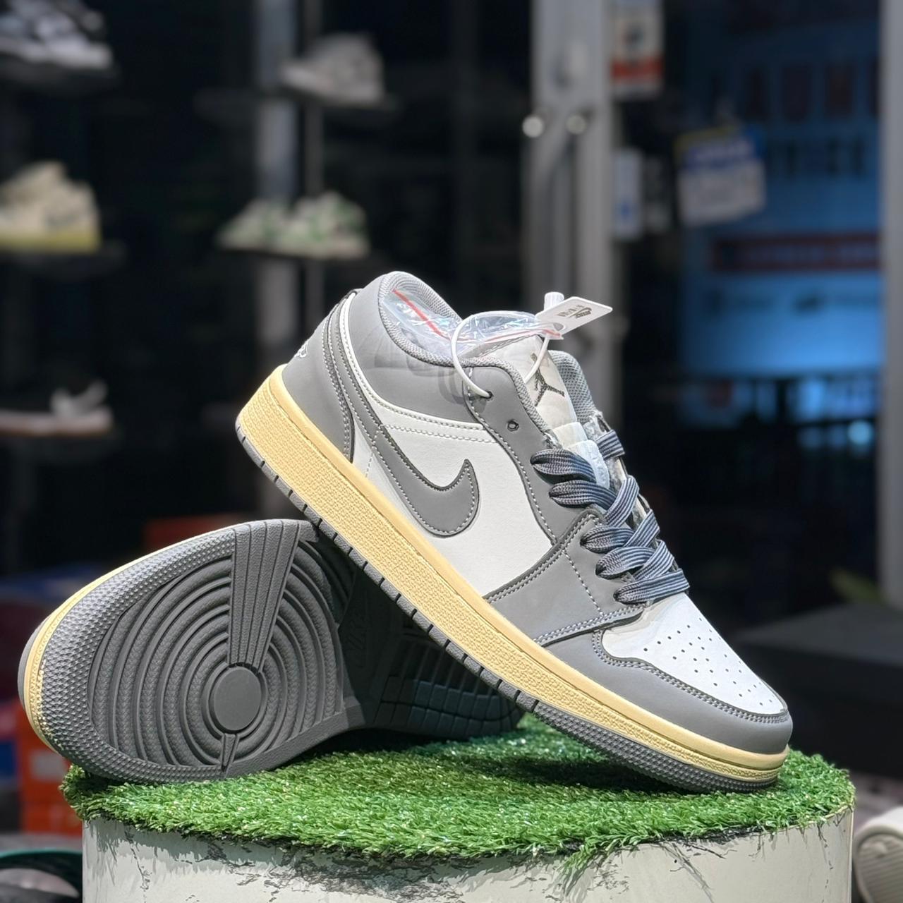 Nike Air Jordan 1 Low Vintage Grey