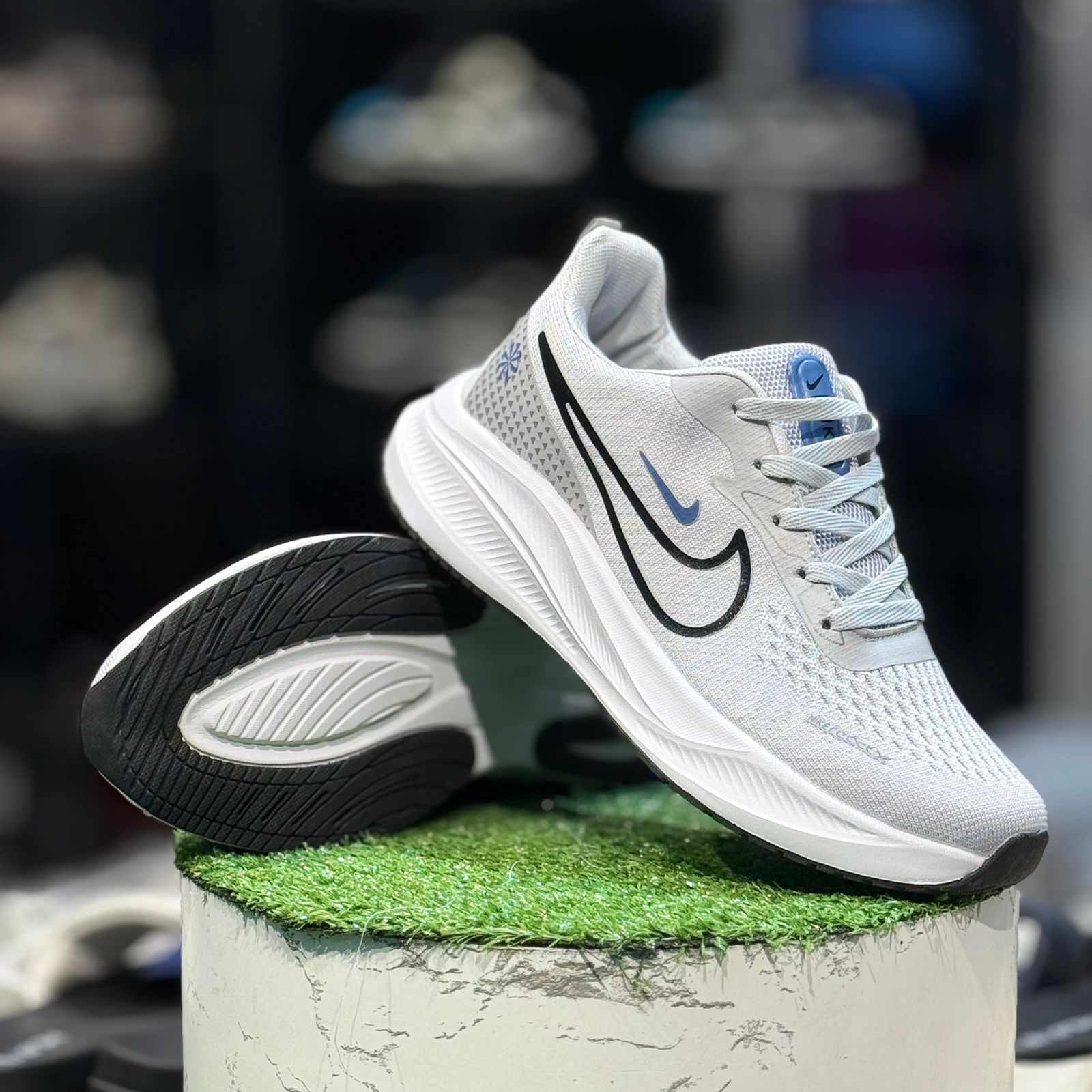 Nike Air Zoom Pegasus 38  Grey/White