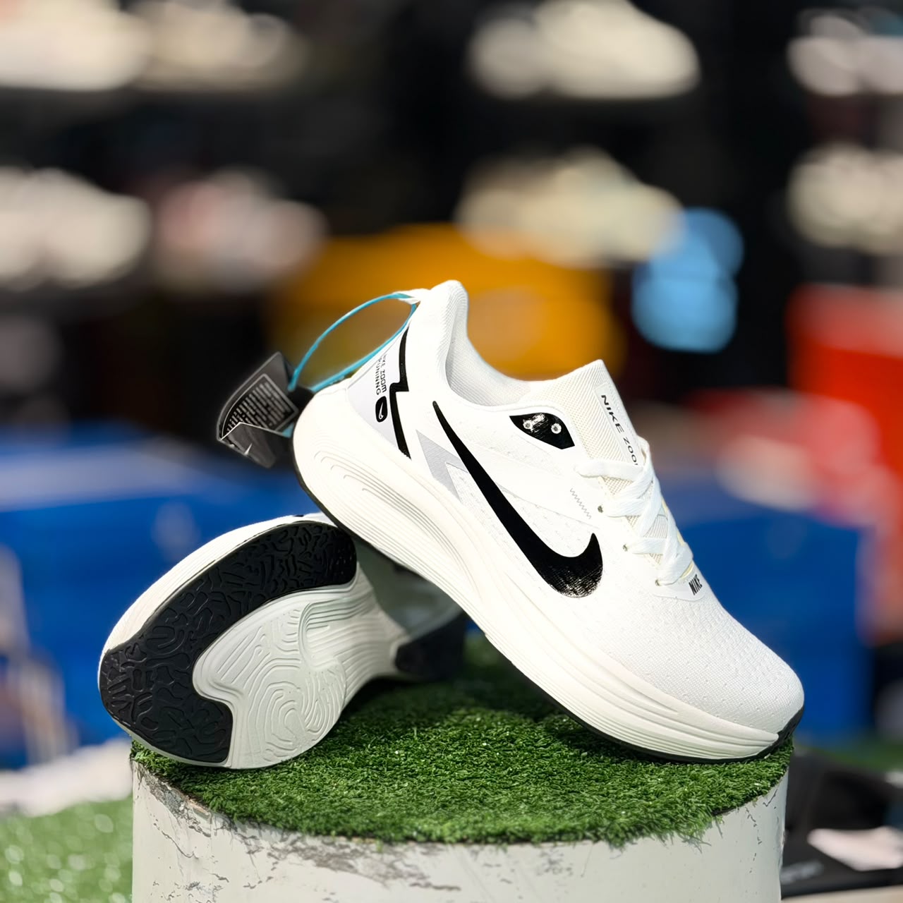 Nike Air Zoom White N Black Running