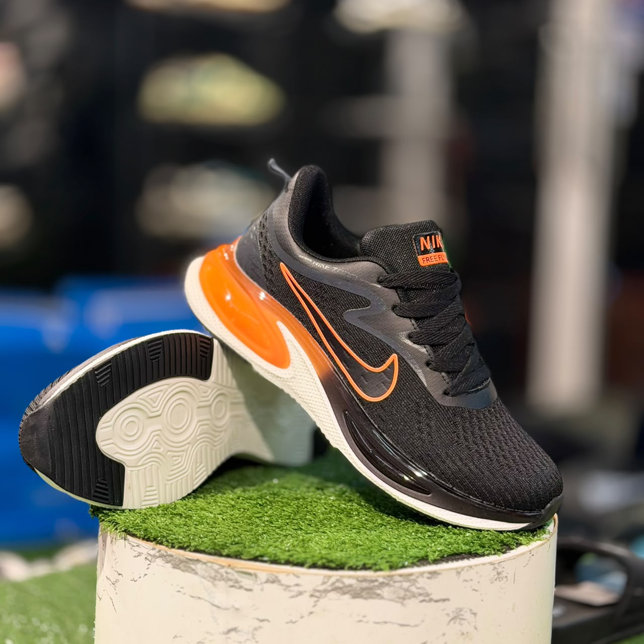 Nike Journey Run Black N Orange