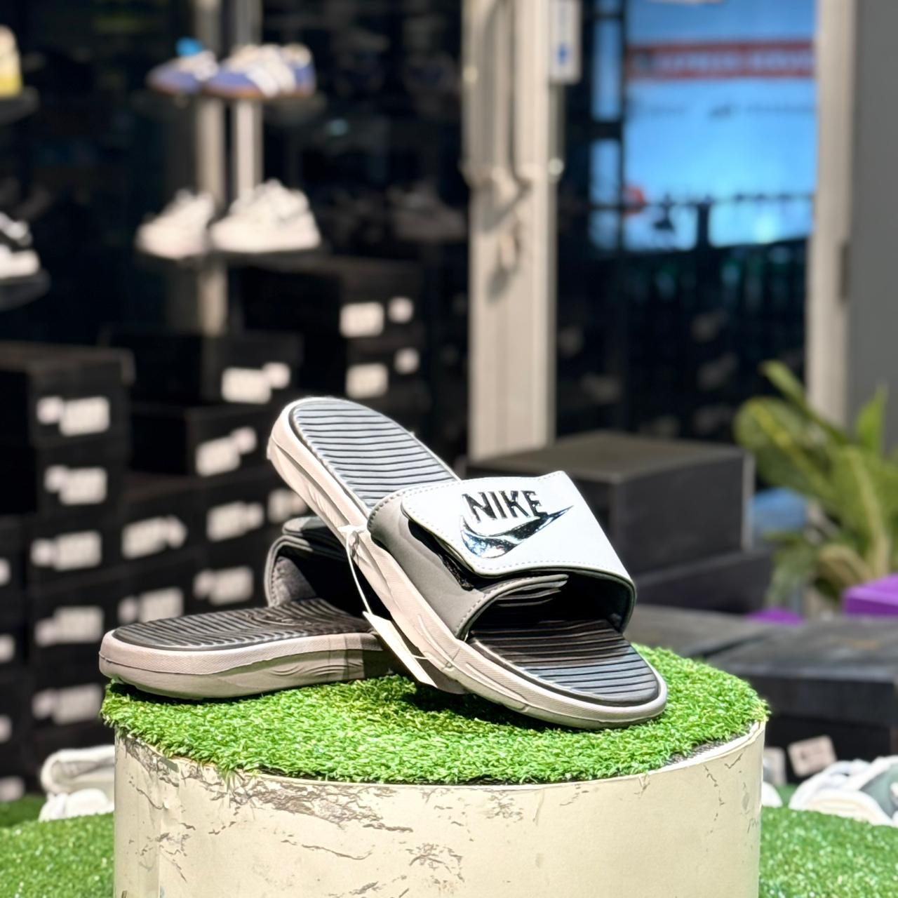 Nike Kawa Adjust slide Grey N Black