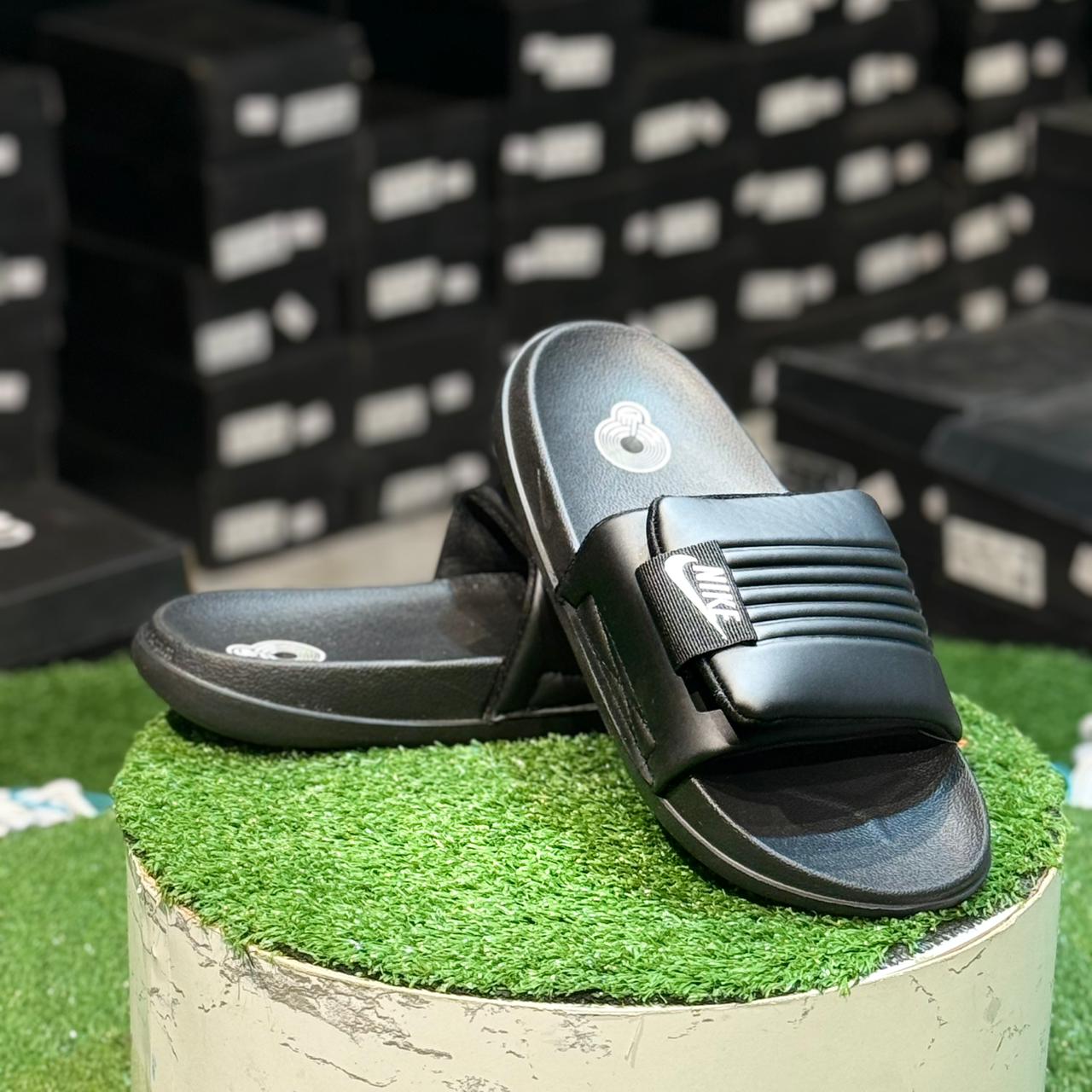 Nike Offcourt Adjust slide Black