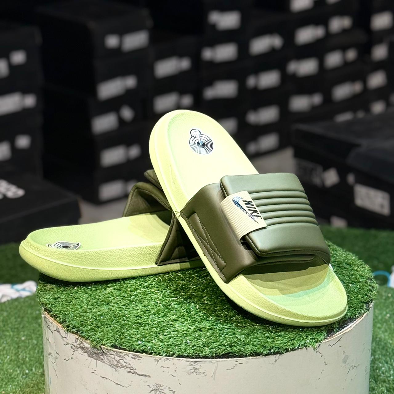 Nike Offcourt Adjust slide Olive Green