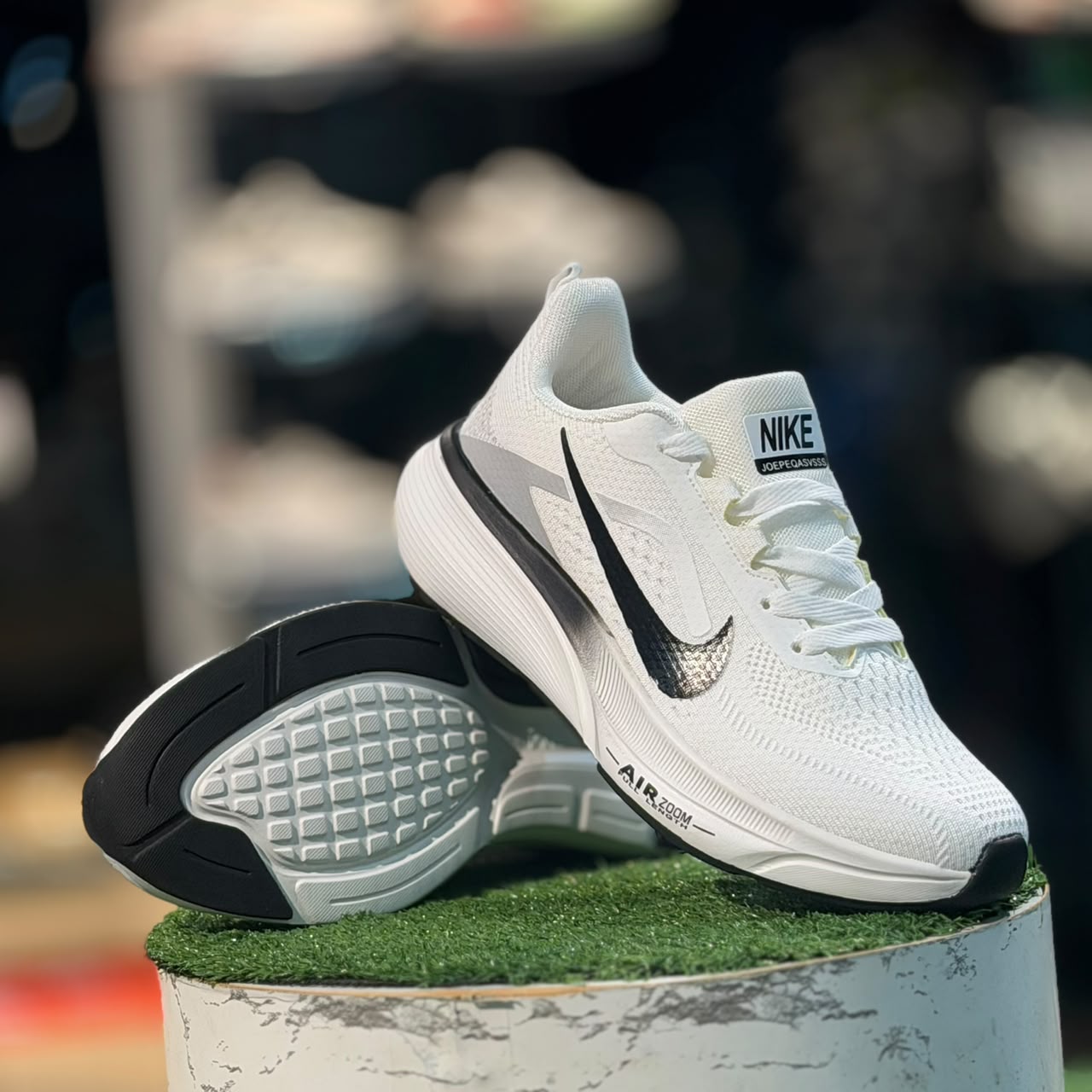 Nike Pegasus 42 White & Black 