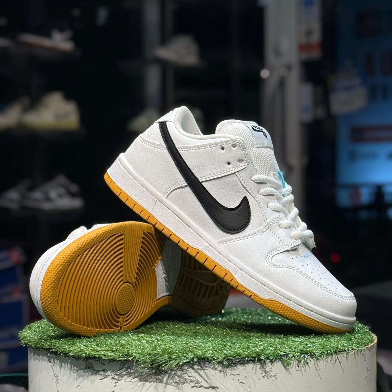 Nike SB Dunk Low Pro White Gum