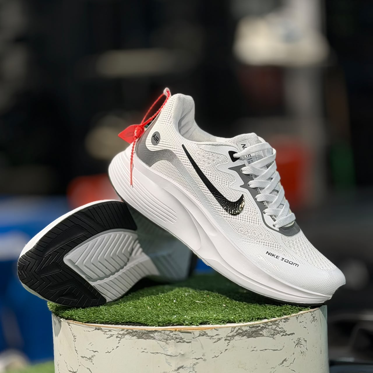 Nike Zoom Vomero 18 White
