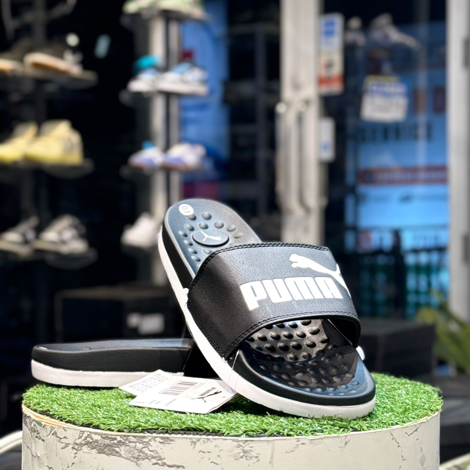 PUMA Softride Slide Black N White