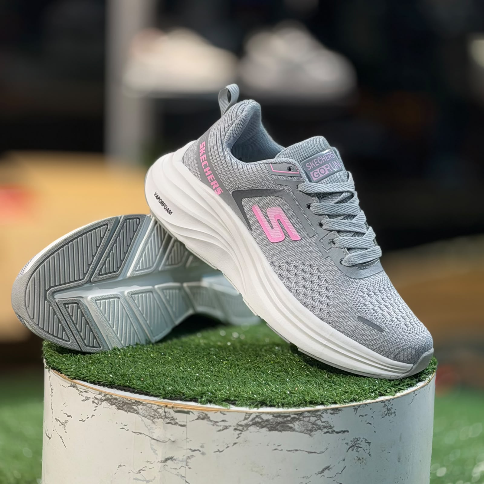 Skechers Max Cushion Grey N Pink Running