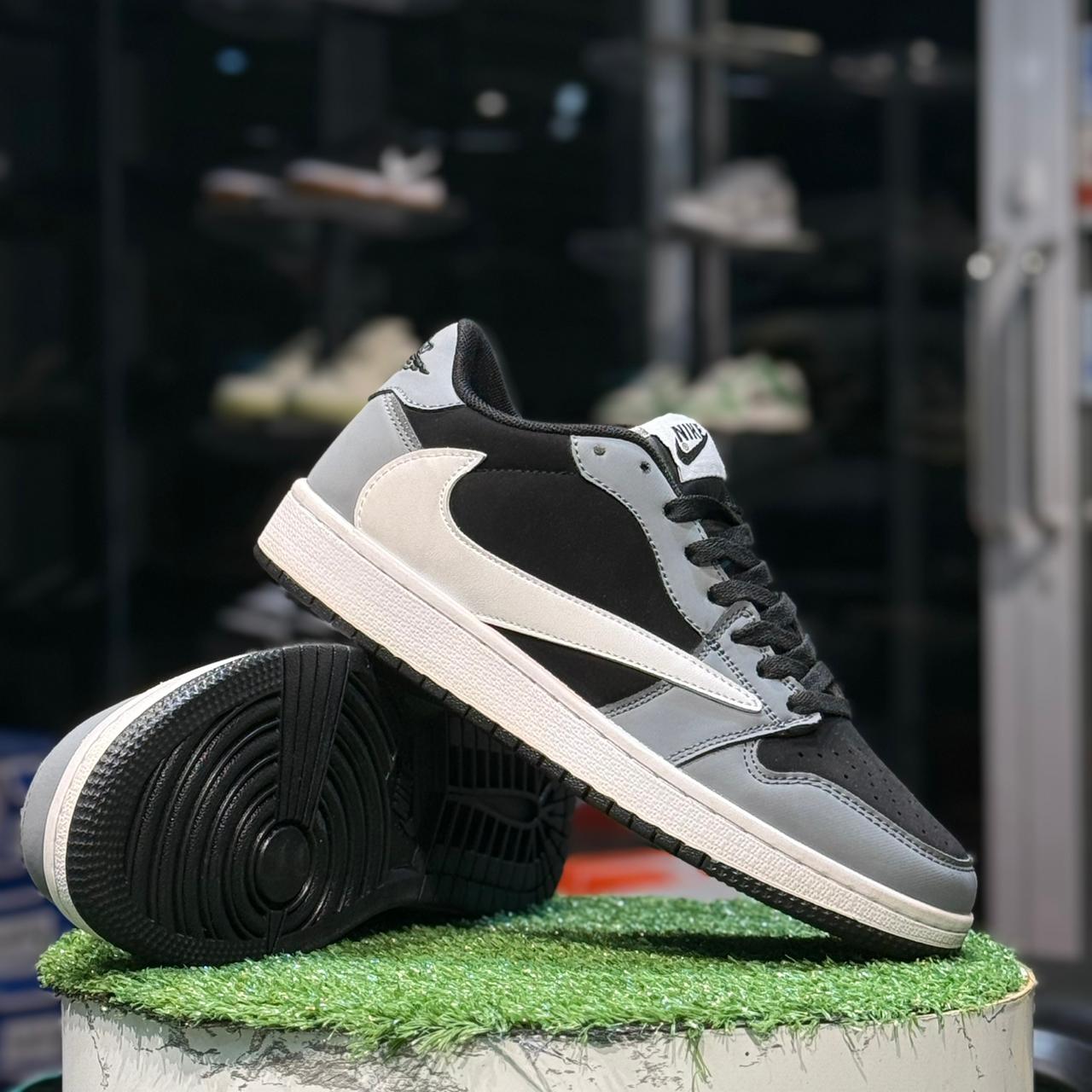 Travis Scott Black Phantom