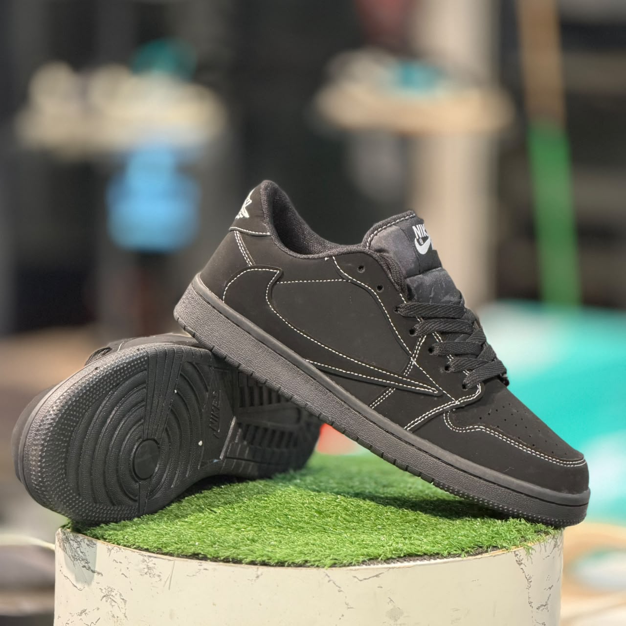 Travis Scott Black Phantom