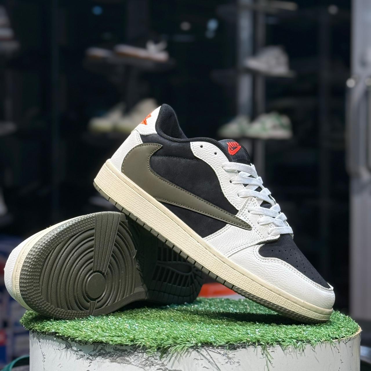 Travis Scott Medium Olive(OG)