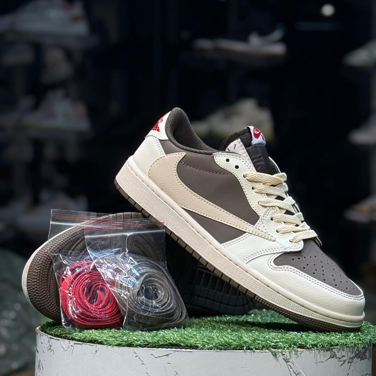 Travis Scott Reverse Mocha