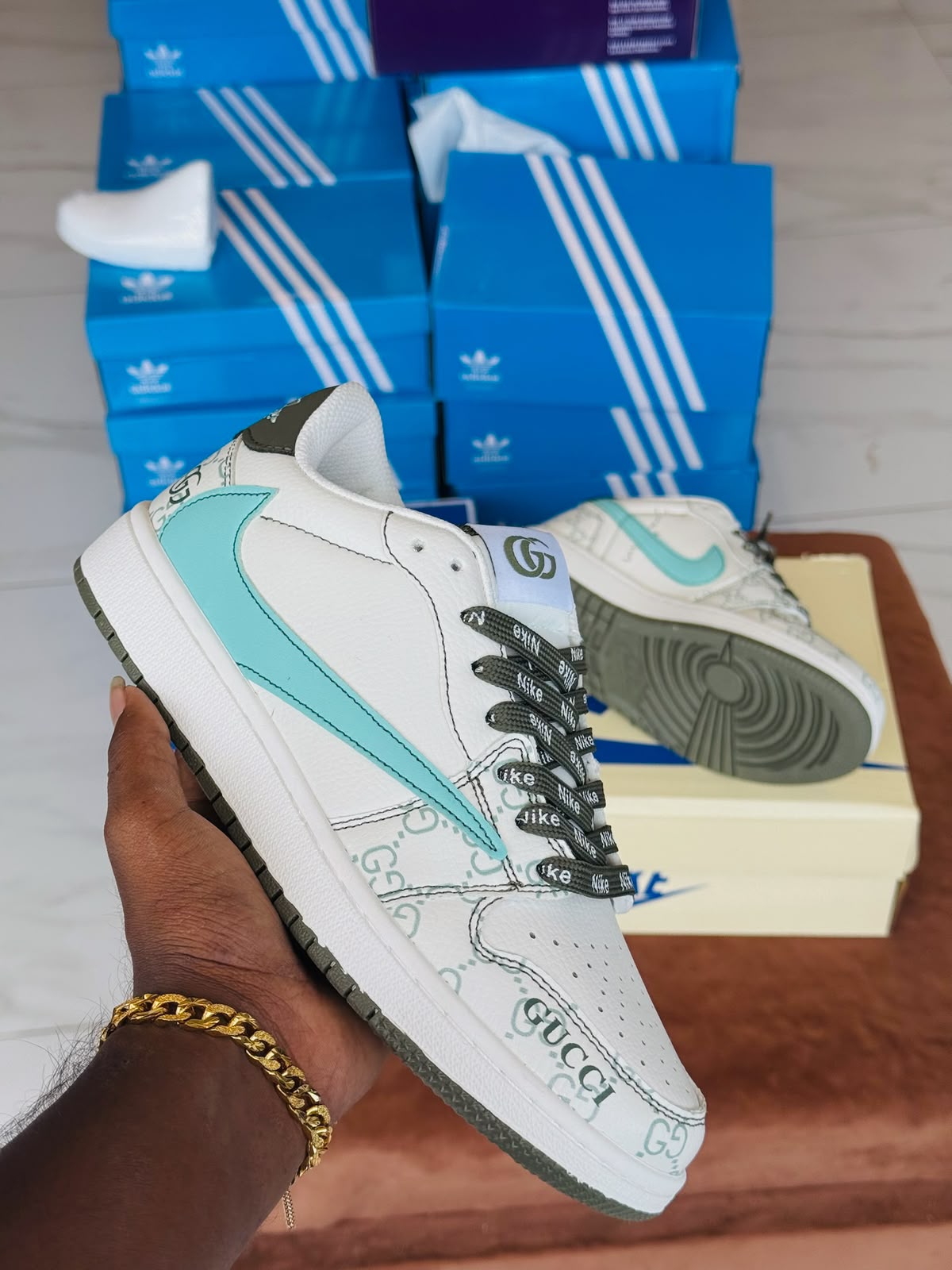 Travis Scott x Gucci Tiffany 