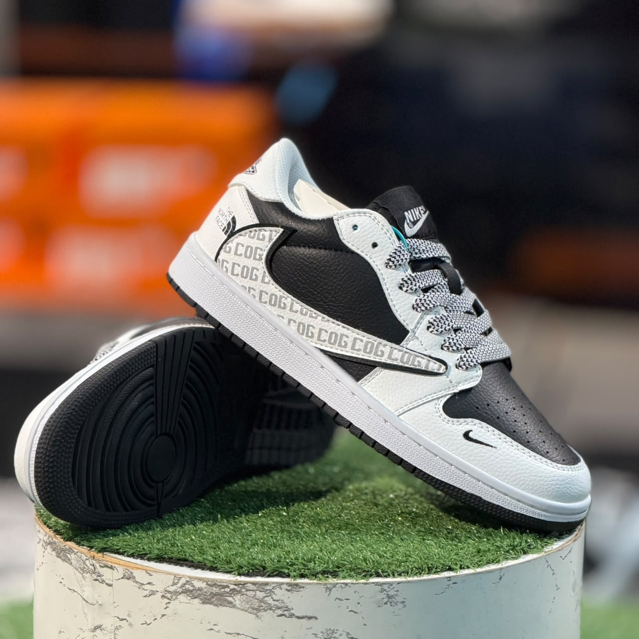 Travis Scott x Jordan 1 North Face