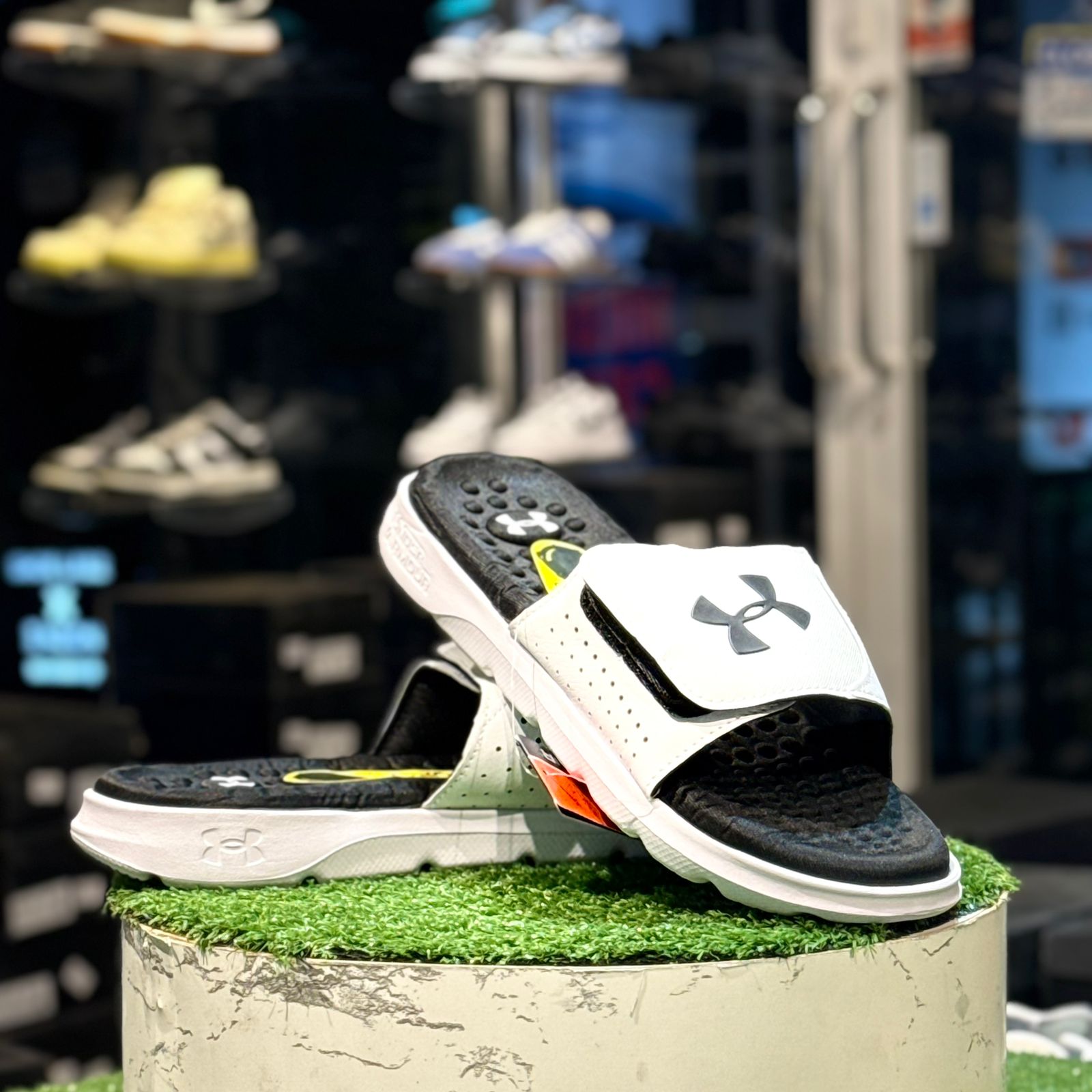 Under Armour Ignite Pro Slide White 
