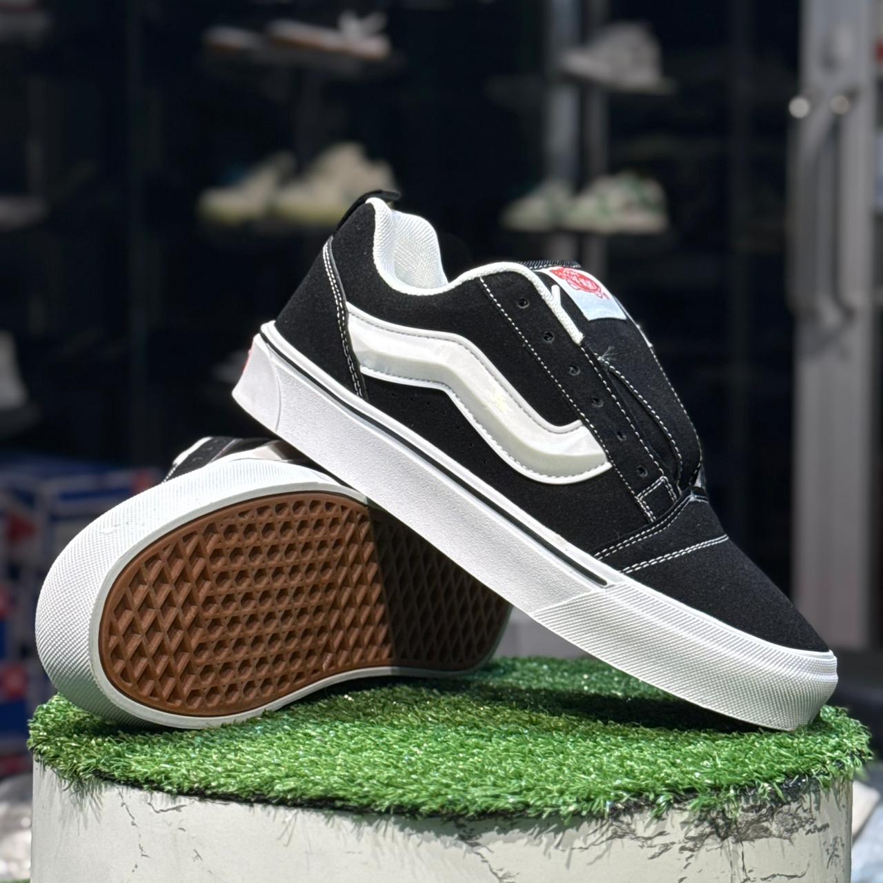 Vans Knu Skool Black True White